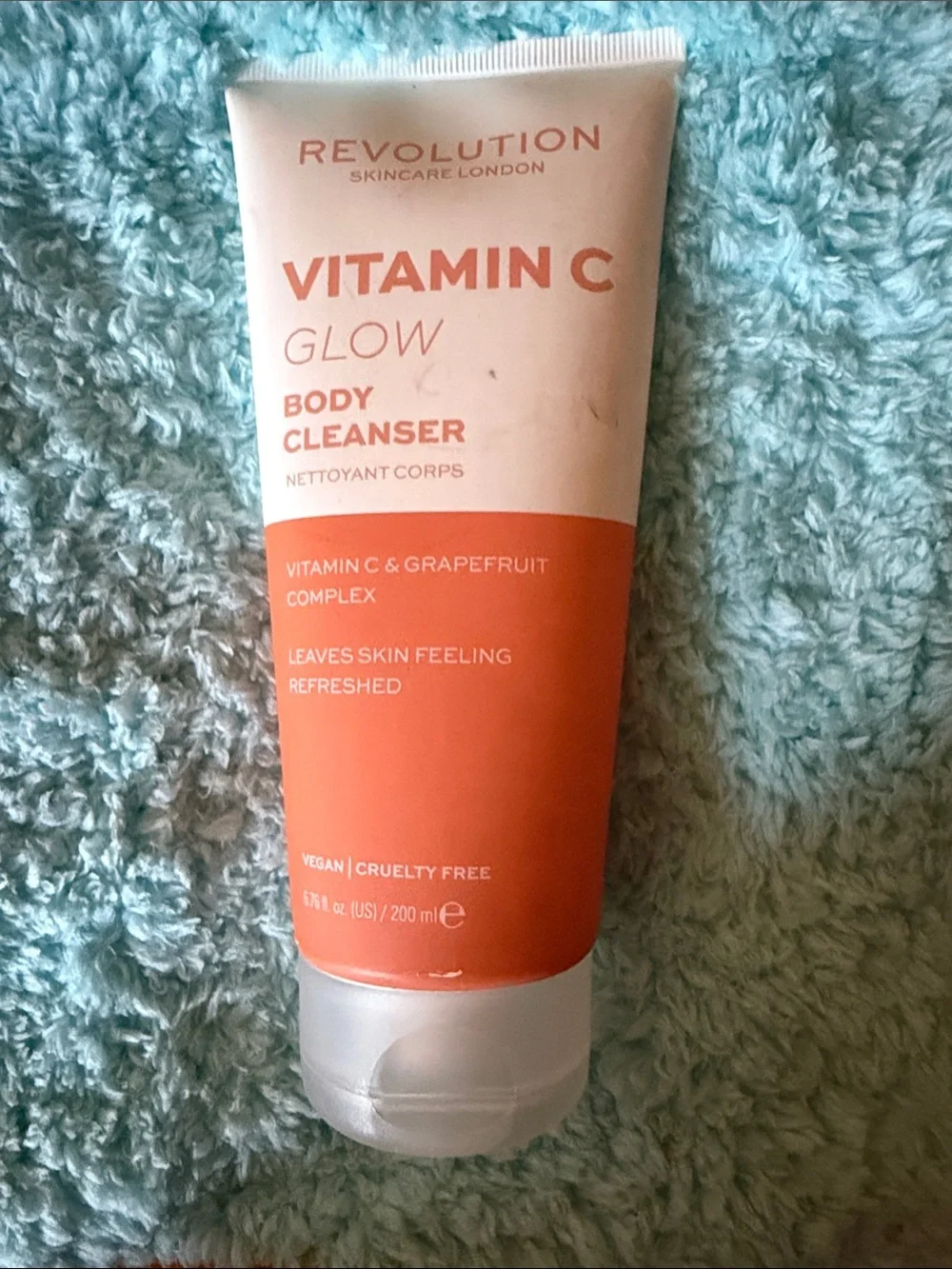 Revolution Beauty London Skincare Vitamin C Glow Body Cleanser - 6.76 fl oz